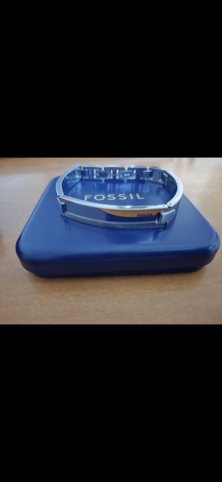 De vânzare brătara Fossil NOUA 20CM