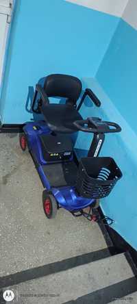 Scuter/carucior electric pentru varstnici sau persoane cu dizabilitati