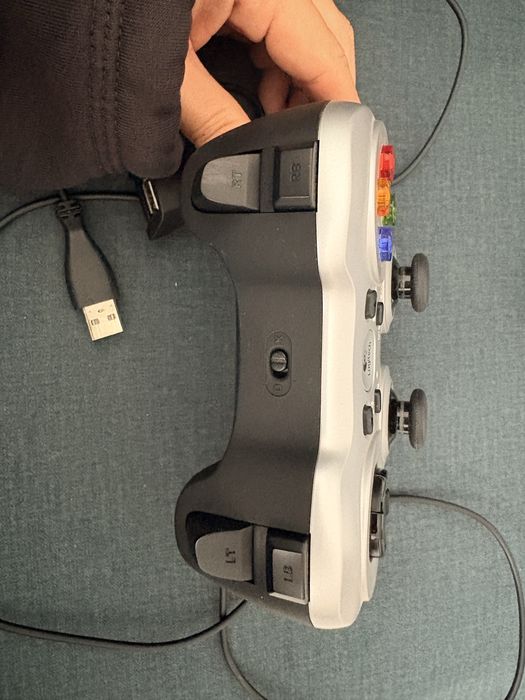 Controller Logitech Wireless F710