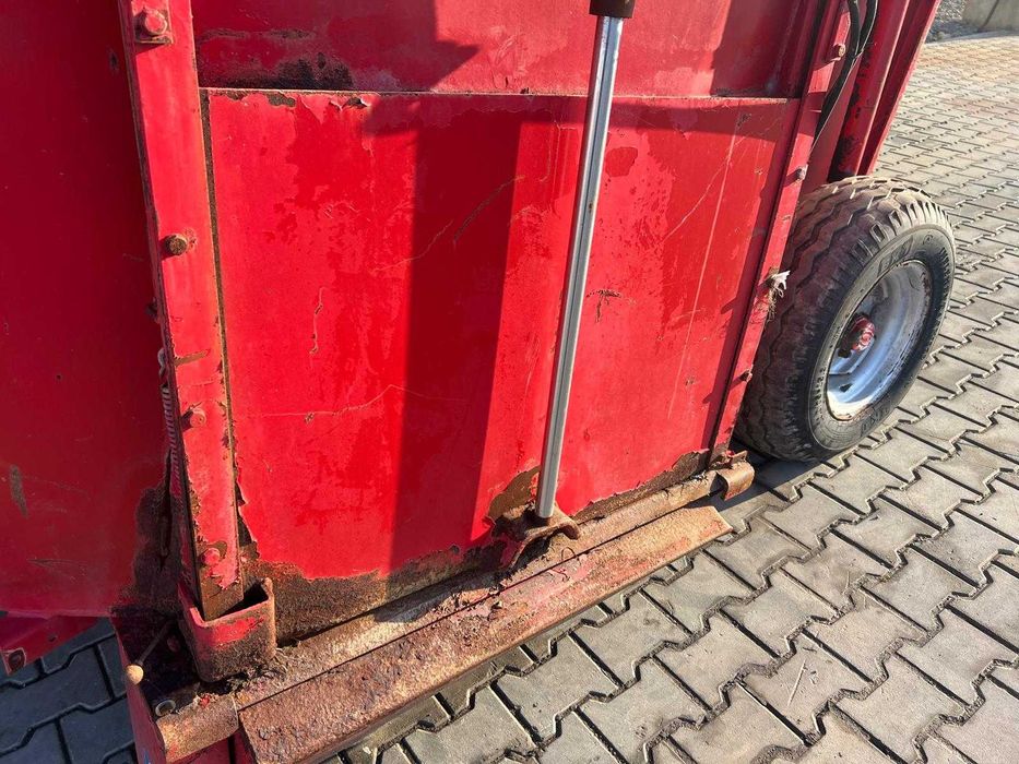 Фуражораздаващо ремарке Trioliet –9 m3 , Самотоварещо се + видео