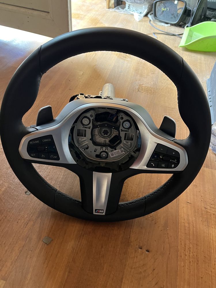 Volan din piele cu comenzi si padele bmw G20 G21 an 2024