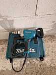 Mașina de găurit fără percuție Makita DS4011