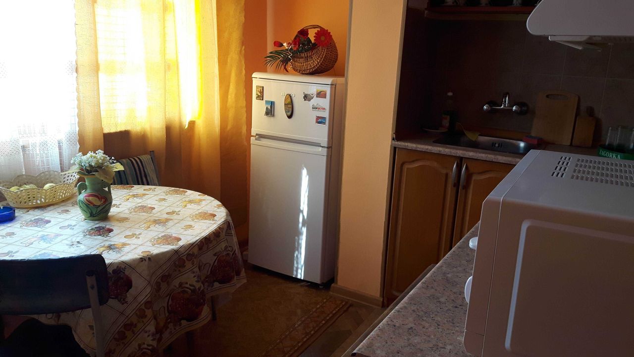 Дава се под наем Двустаен апартамент в Враца, Център - 68 кв.м за 280.5 € - Снимка #12