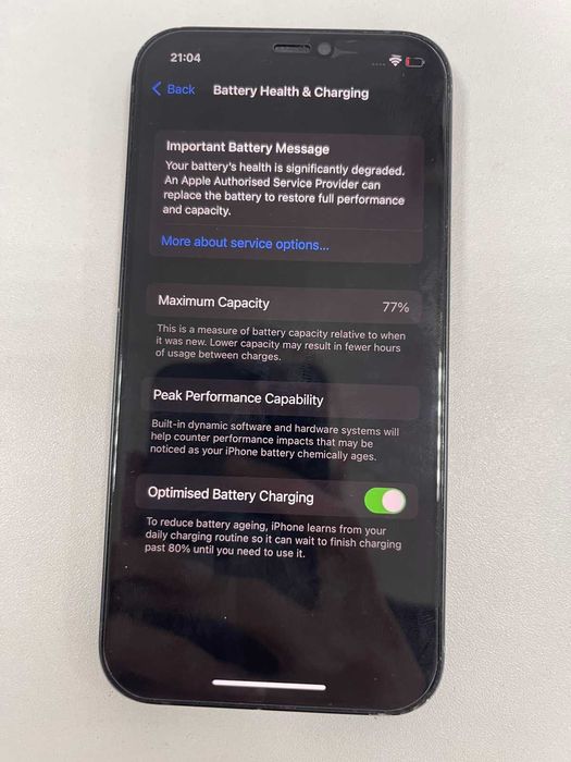 Продавам Iphone 12