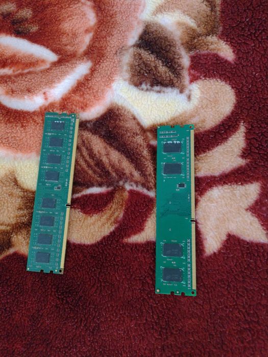 Doua placi de baza de PC
