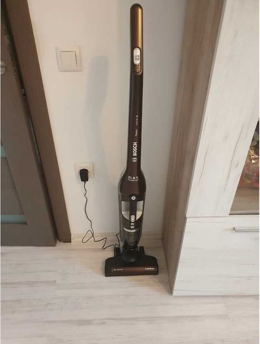 Aspirator vertical Bosch 21.6 V 2 in 1 LI-Ion 2 trepte de putere maro