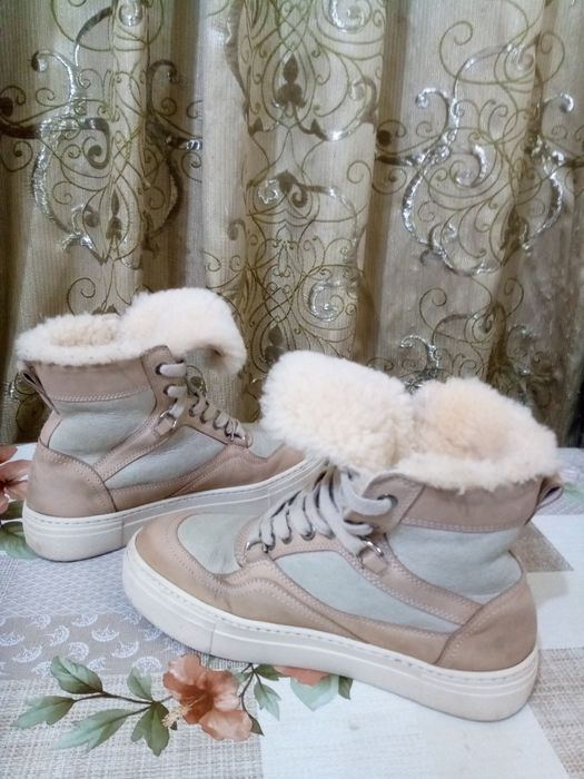 Зимние кроссовки 39 р.