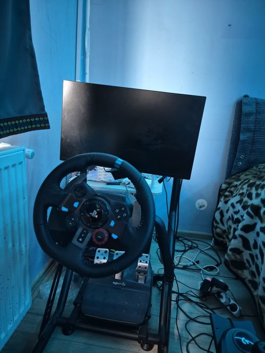 Simulator Logitech g29 Si monitor