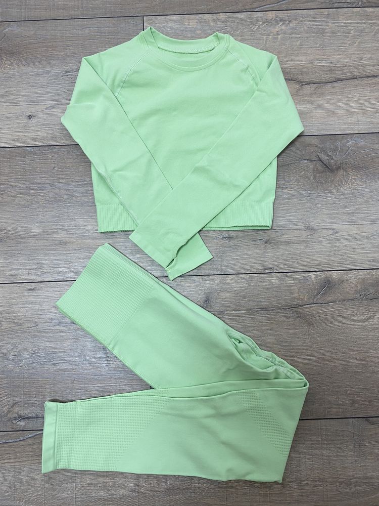 Reduceri Compleuri Seamless – Bluză + Colanți Push-Up