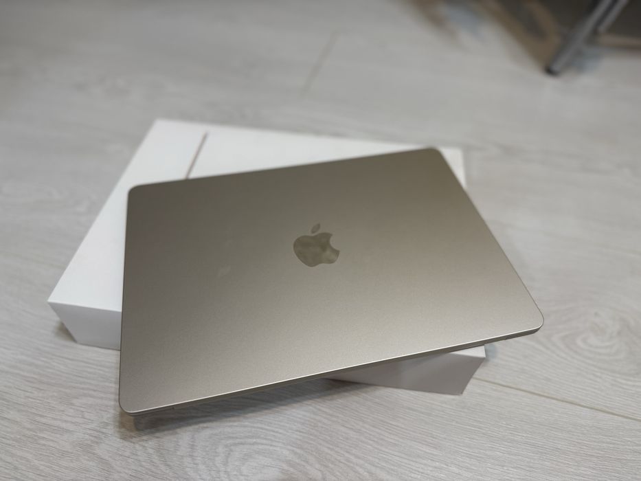 Продам  Ноутбук APPLE MacBook Air 13 2025  (MW0Y3)/13.6/Apple M4