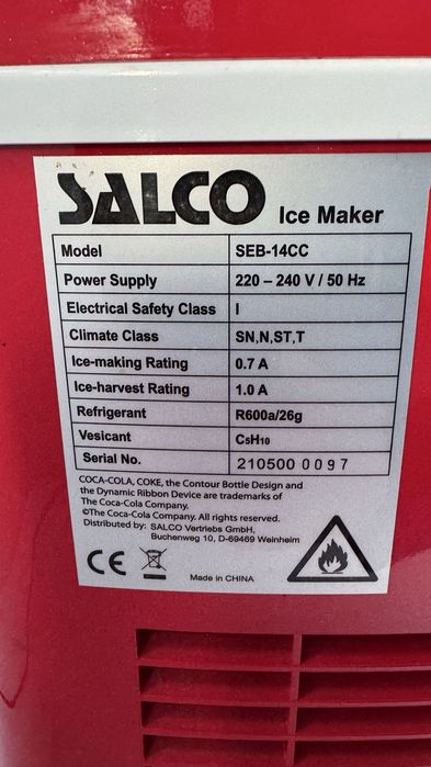 Aparat de facut cuburi de gheta , coca cola