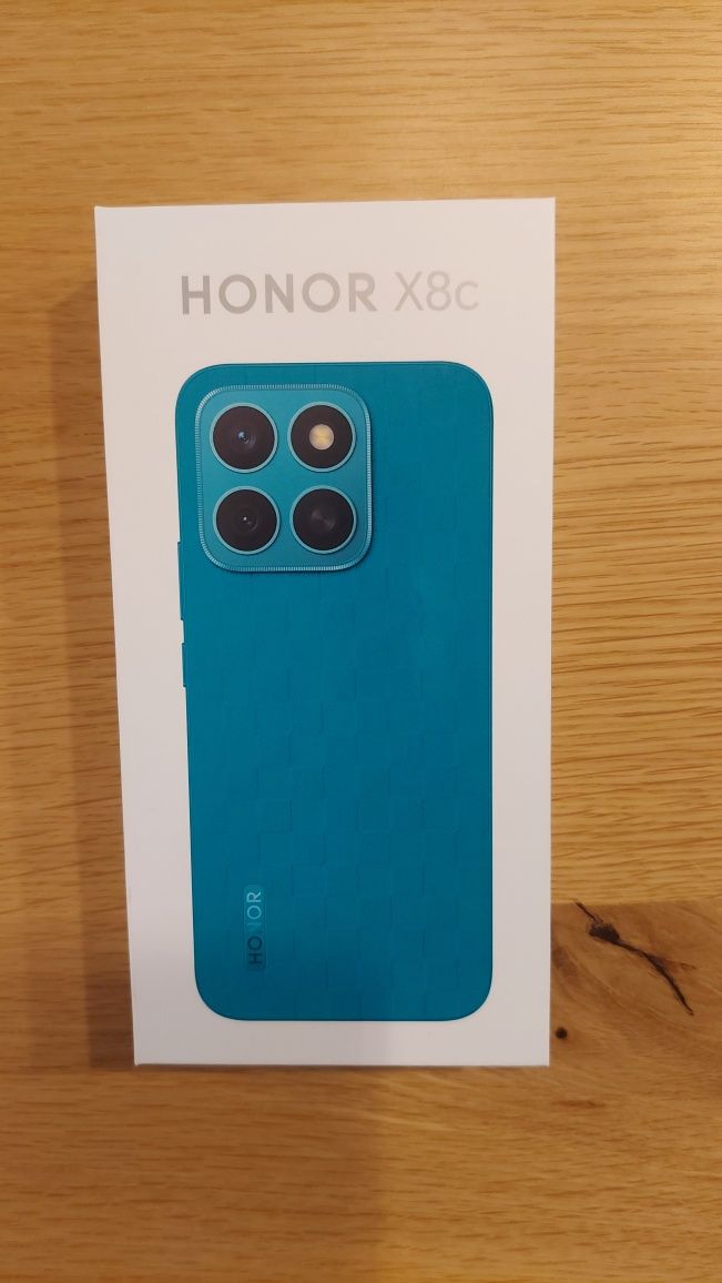 Телефон Honor X8c чисто нов