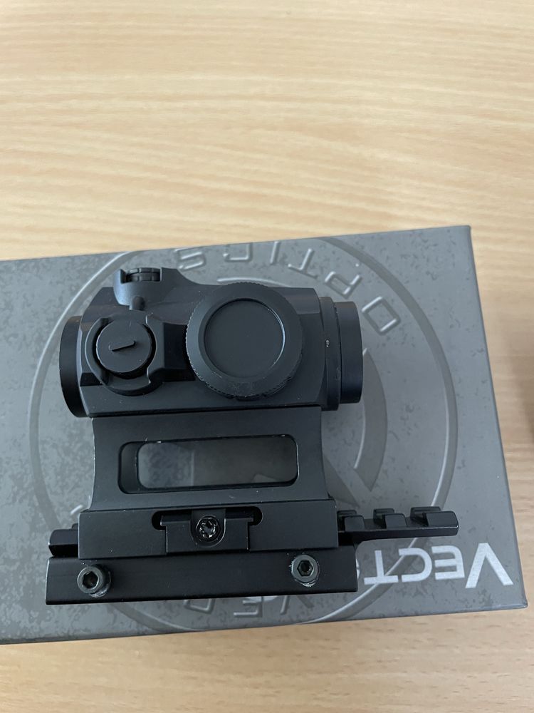Бързомер Red Dot Vector Optics Maverick 1x22 S-MIL