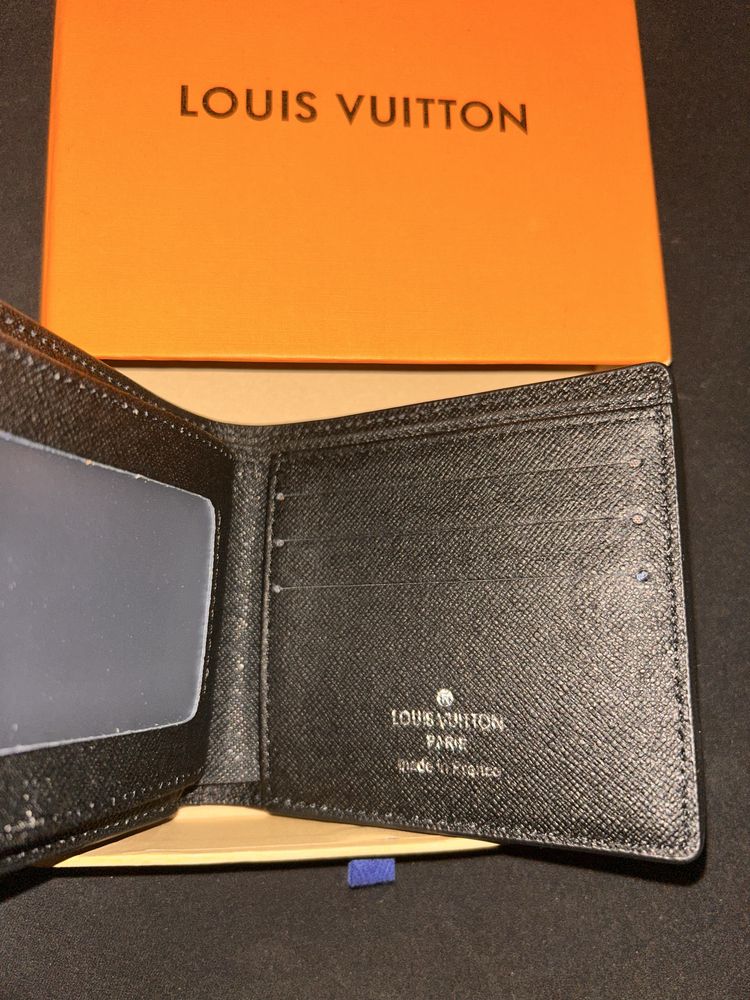 Louis Vuitton портмонета
