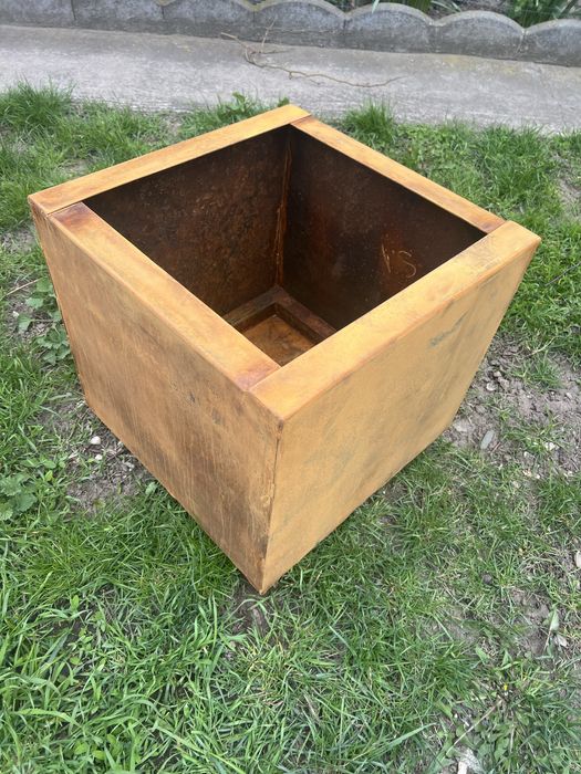 Table CORTEN si decoratiuni: fatade*garduri*fantani*mobilier int.+ext.