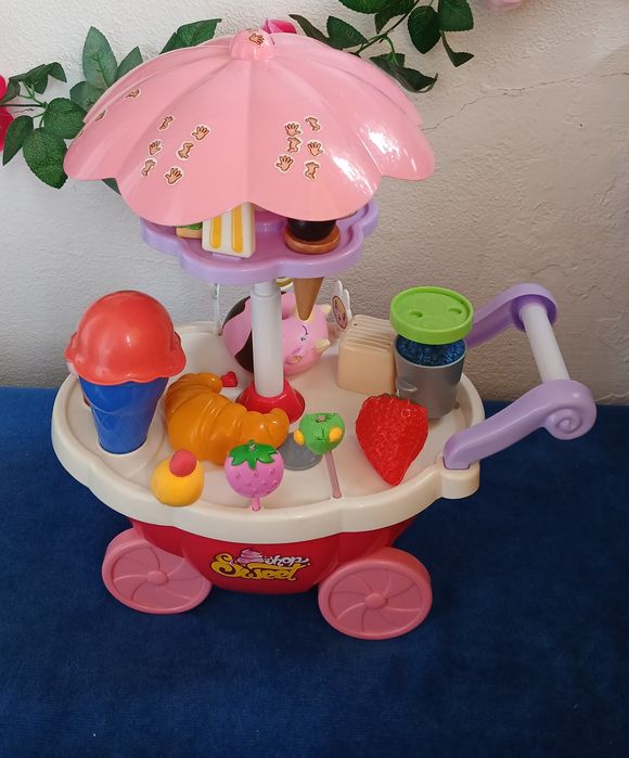 Занимателни играчки и игри за малките деца.