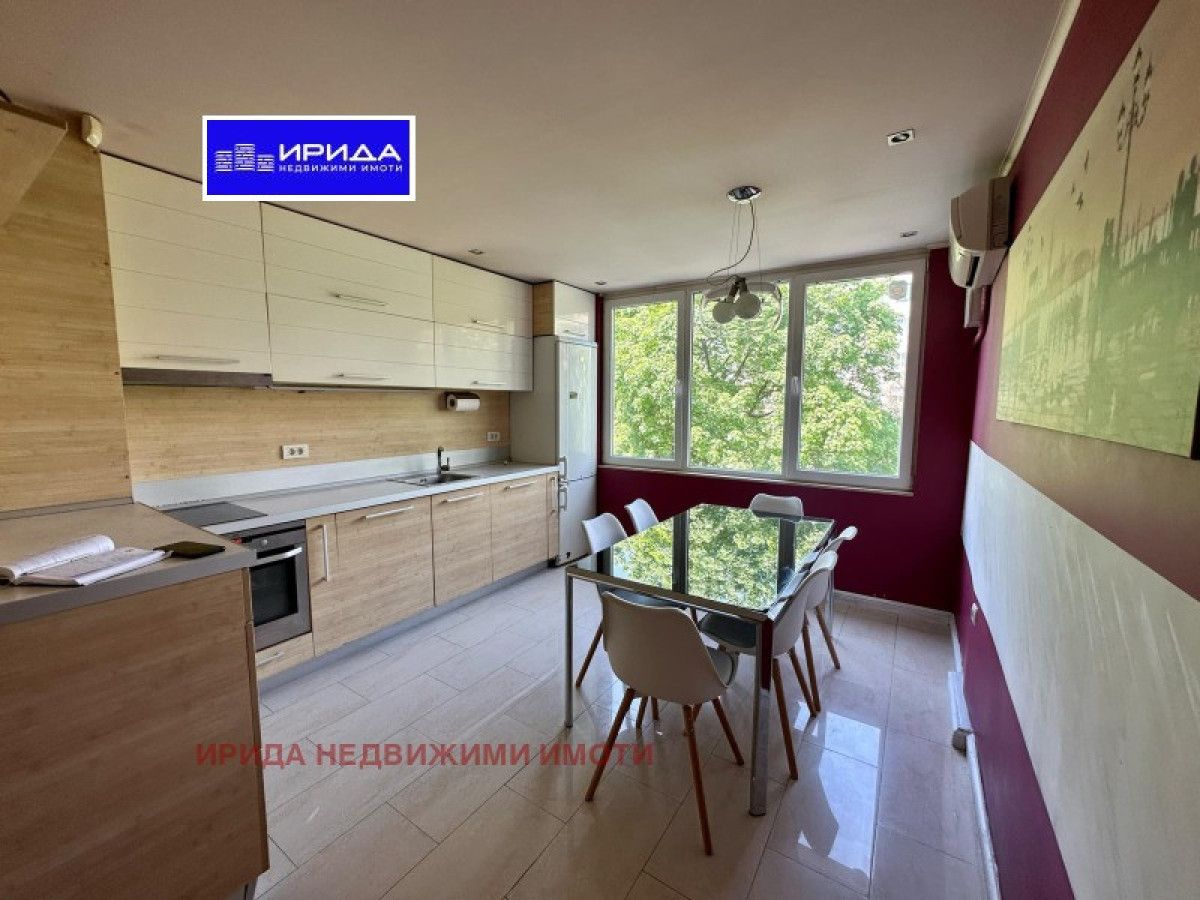 Продава се Тристаен апартамент в София, Гоце Делчев - 84 кв.м за 3453 €/кв.м - Снимка #1