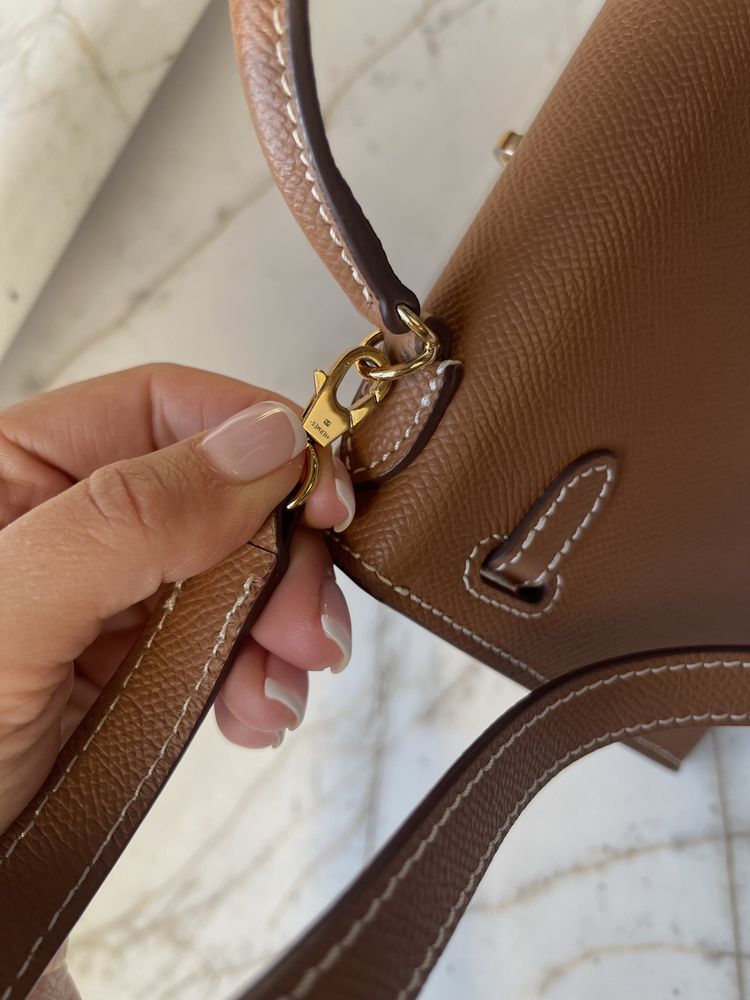 Hermes mini kelly чанта в кемъл цвят