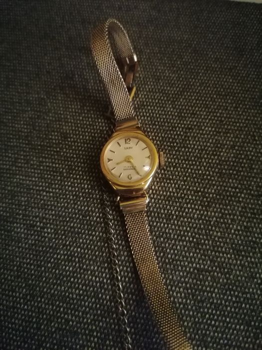 Ceas dama carcasa aur
