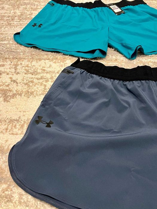 Pantaloni scurti noi, cu eticheta, Under Armour marimea XXL