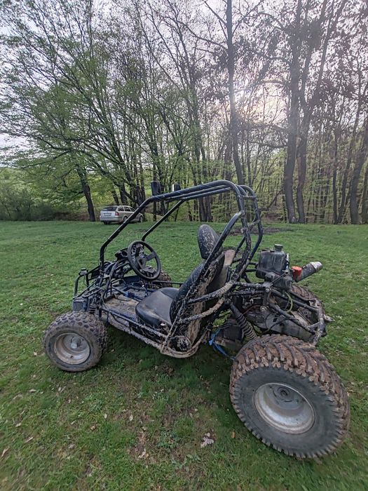 Vând buggy de 150, preț negociabil