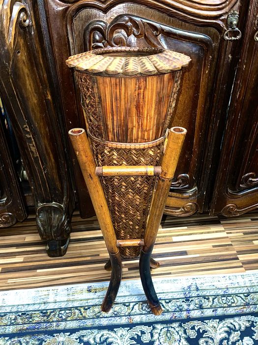 Плетенная корзина для цветов