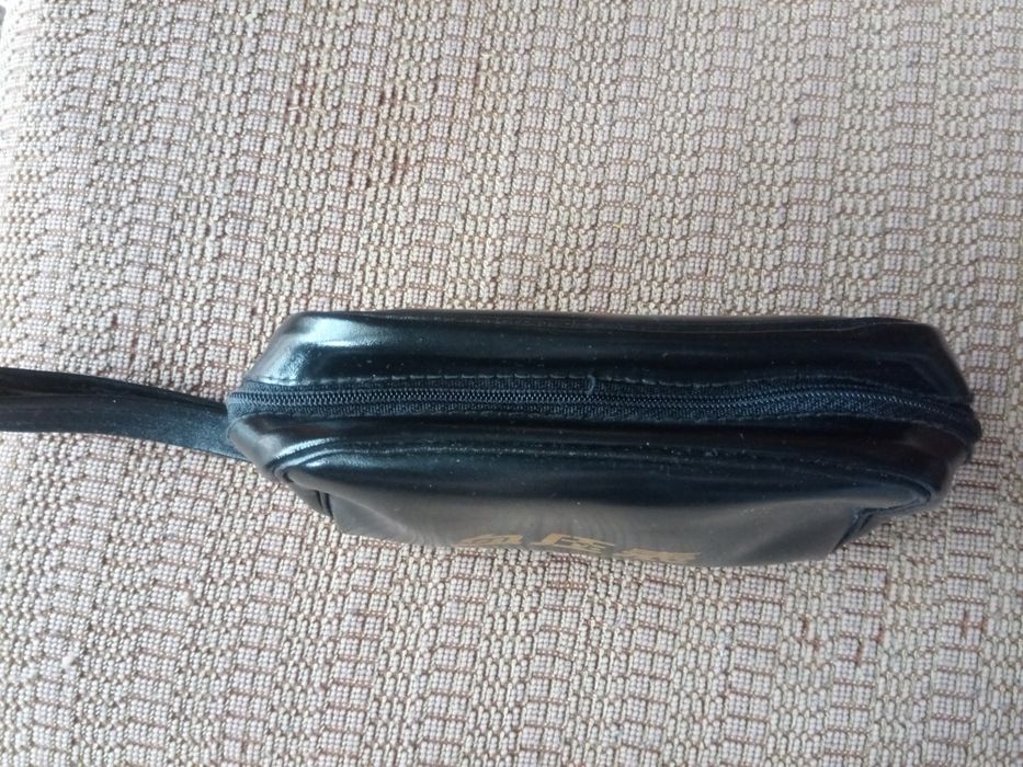 Черна кожена чанта