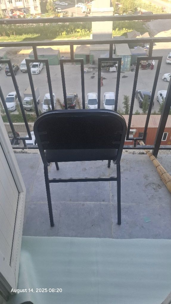 Yangi stul sotaman
