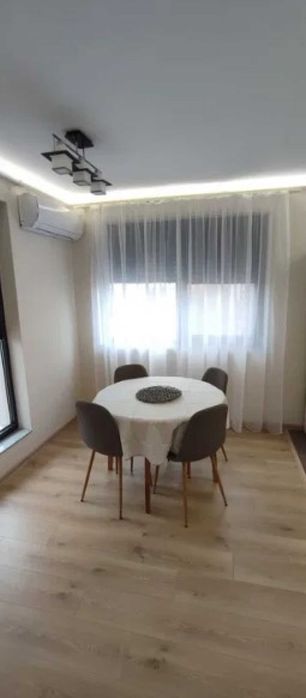 Дава се под наем Двустаен апартамент в Пловдив, Кючук Париж - 60 кв.м за 350 € - Снимка #3