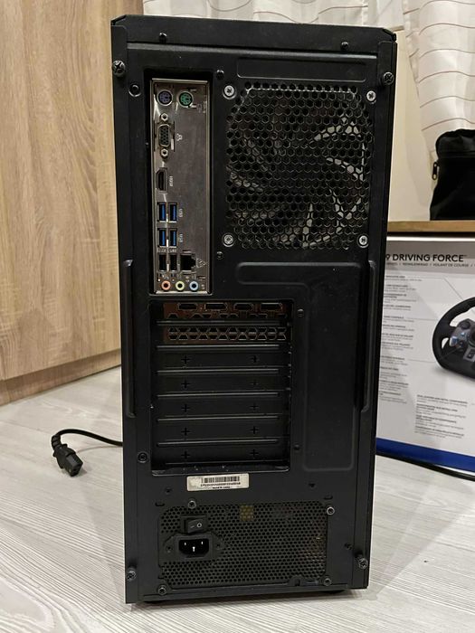 Продавам компютъра и лаптопа