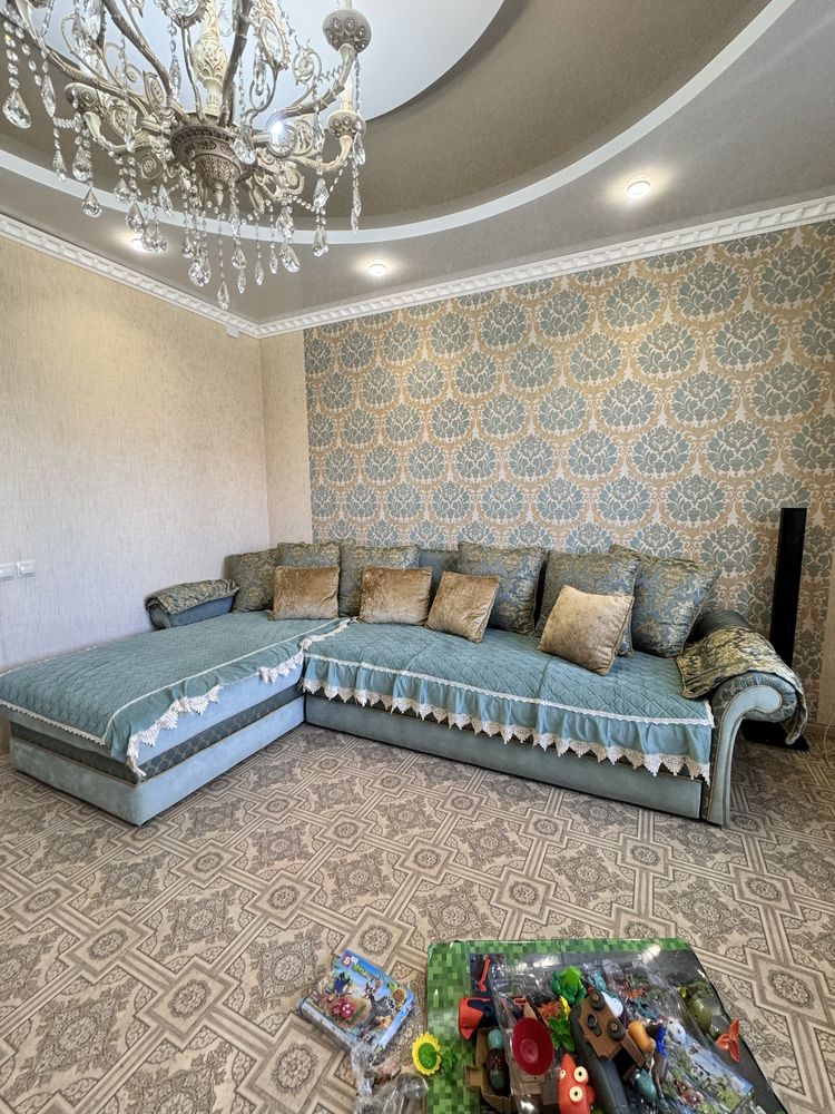 Продам диван в гостиную
