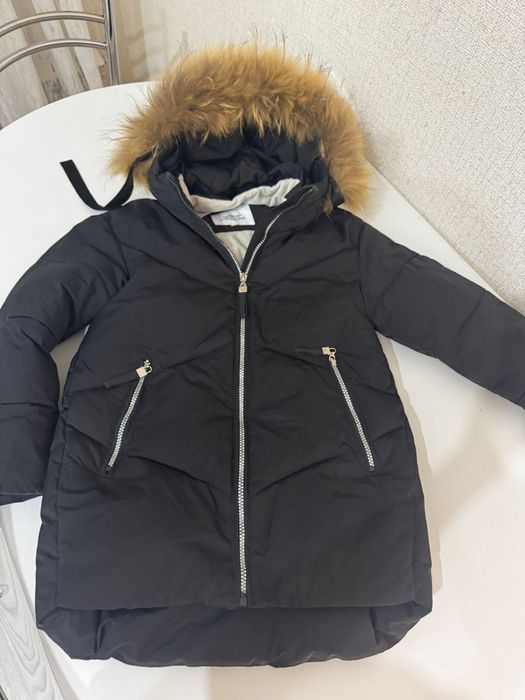 Продам зимний пуховик для девочки