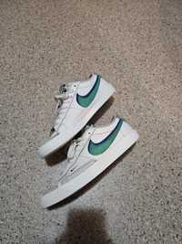 NIKE Blazer Low '77