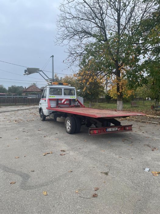 Autoplatforma hidraulica Iveco Daily