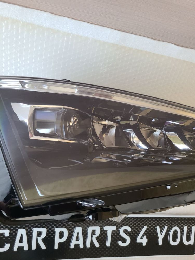 Фар десен Skoda Scala Шкода Скала Перфектен