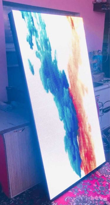 Led ekran p4 manitor 2/1