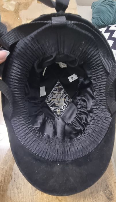 Дамски каски за езда