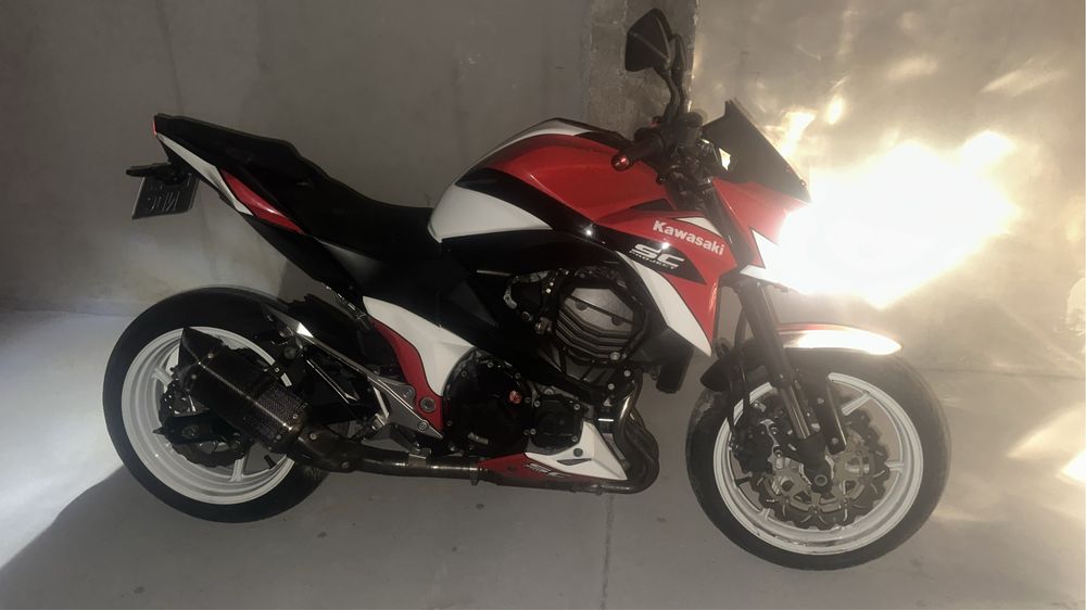 KAWASAKI  ZR800CE  din 2013 limitata A2 plus casca si geaca Adenaline