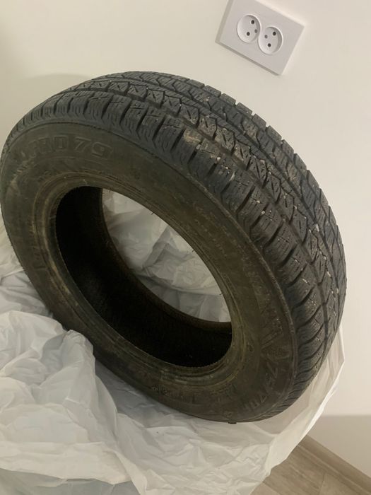 Зимние шины почти новые