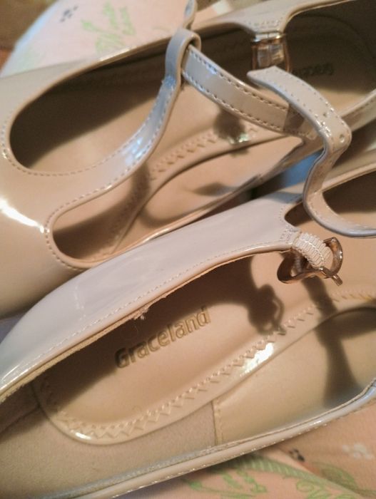 Vând pantofi casual ptr dama