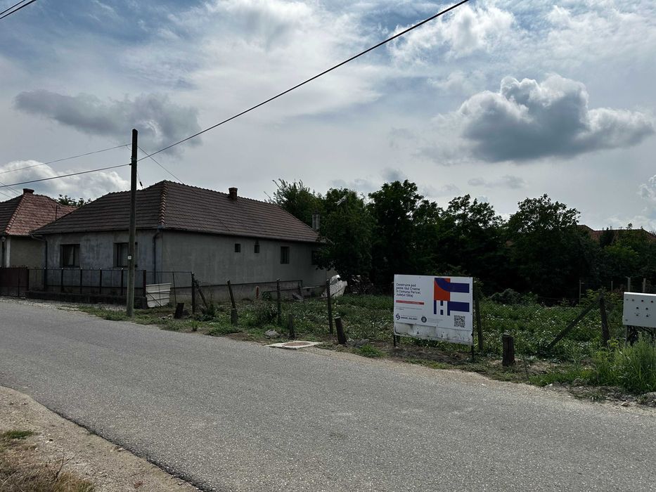Vând casă cu grădină în Pericei.