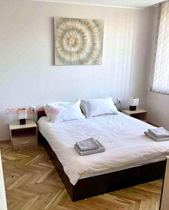 Тристаен Апартамент под наем