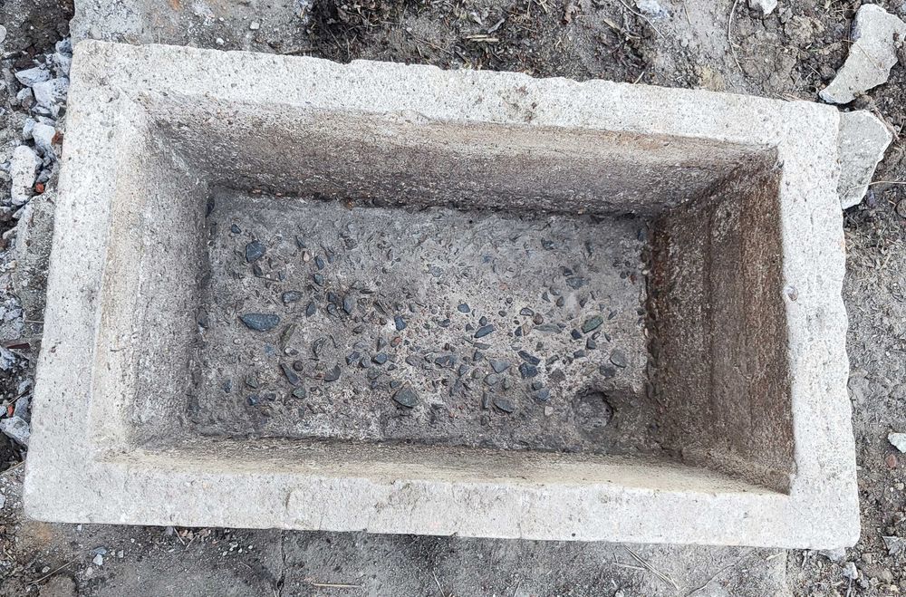 Бетонно корито за чешма