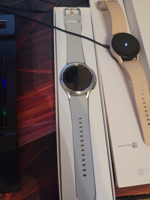 Galaxy watchi4 Claic bărbați și Galaxy watch 4 dama  în stare perfecta