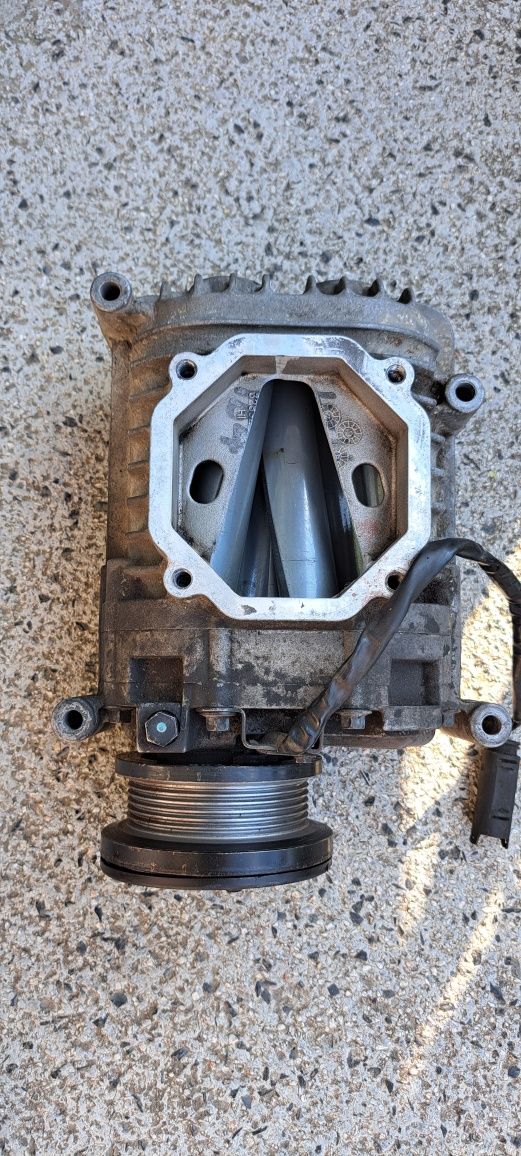 Компресор-eaton m62