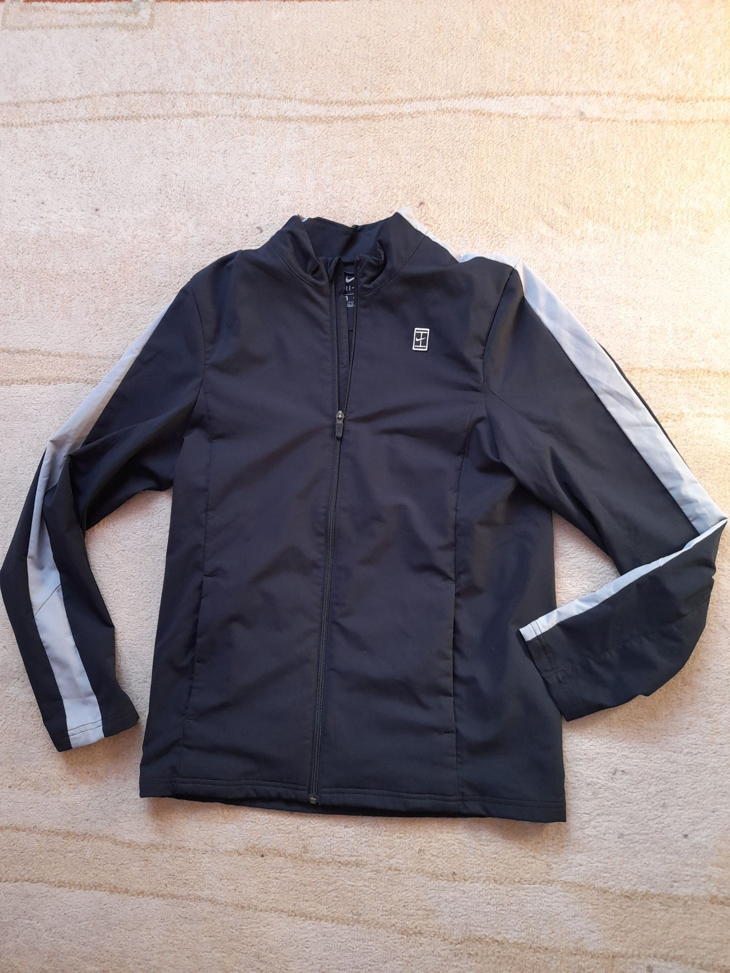 Nike dri fit мъжко горнище S размер.