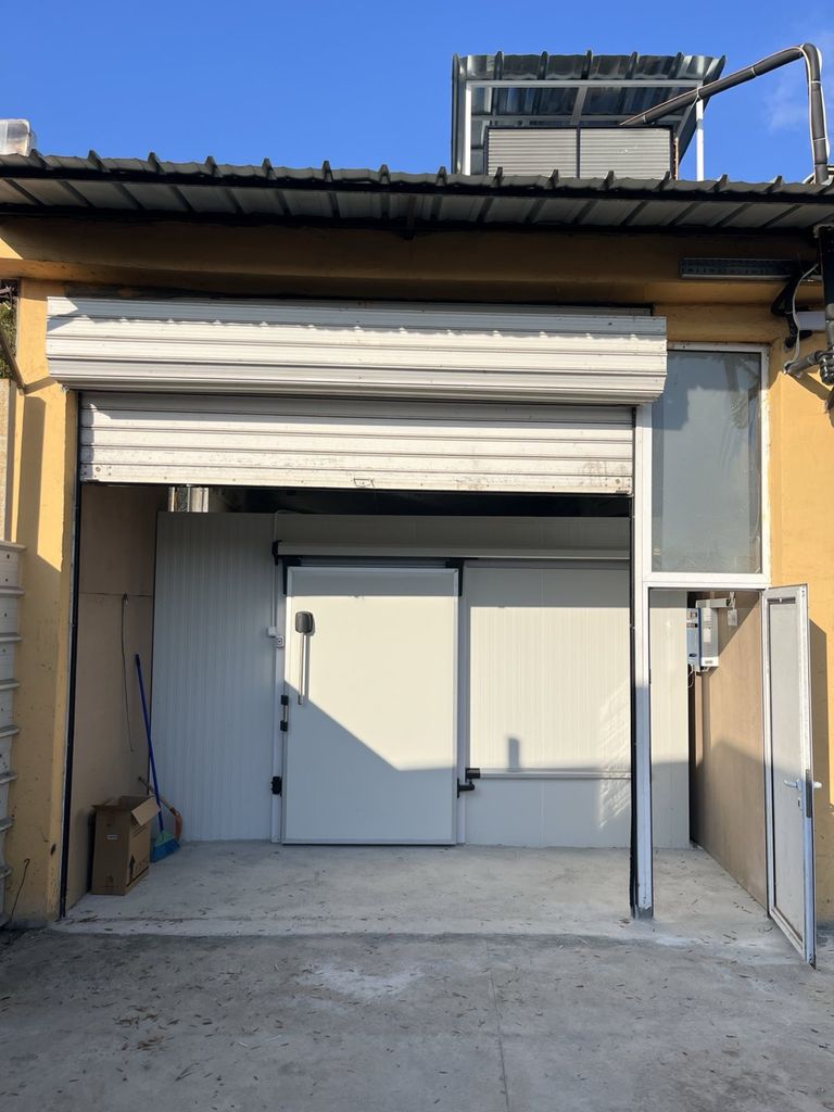Дава се под наем Склад в Сливен, Сини камъни - 36 кв.м за 612 € - Снимка #2