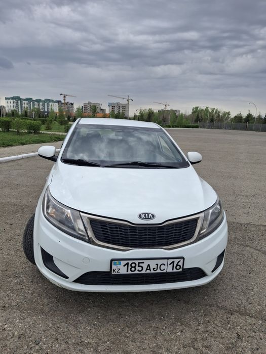 Продам КИА РИО 2013 гв за 5.2торг