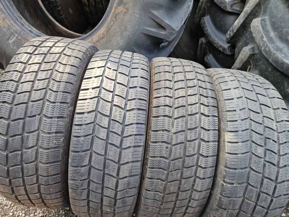 Anvelope 235/65R16C marca Vredestein, M +S, DOT 2022