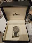 Продавам часовник Junghans - кварц.